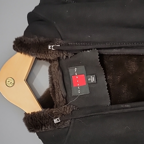 women winter jacket - Picture 3 of 3